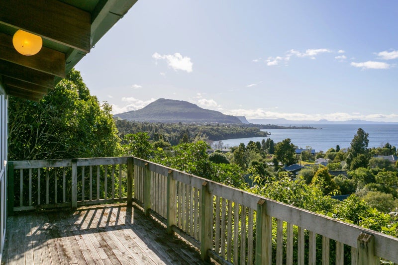 20 Hauraki Terrace, Pukawa Bay - Carousel 1