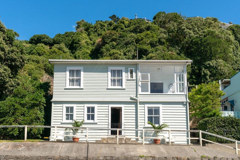 495 Karaka Bay Road, Karaka Bays, Wellington - Carousel 1