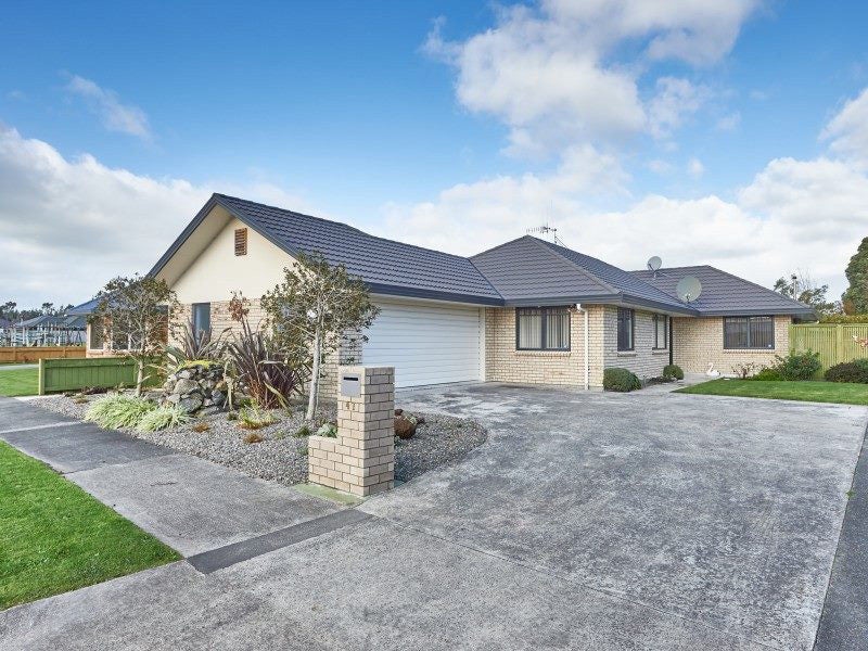 47 Parnell Heights Drive, Kelvin Grove, Palmerston North - Carousel 1