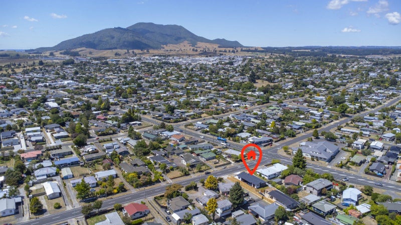 6 Rotokawa Street, Taupo - Carousel 21