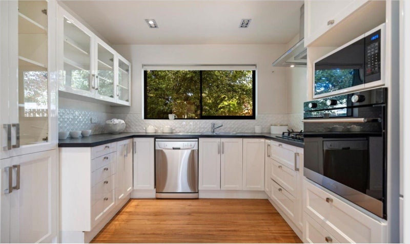 24 Thomson Street, Arrowtown, Arrowtown - Carousel 2