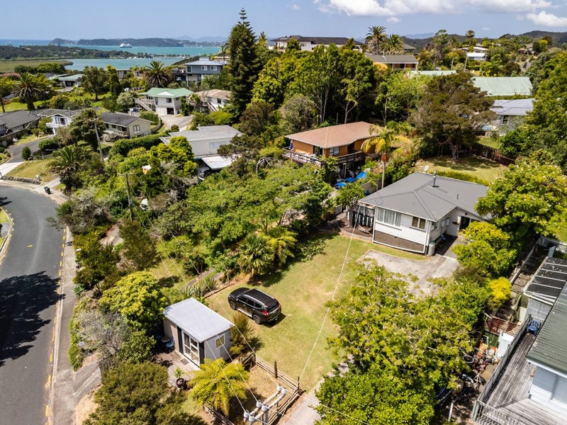 15 Yorke Road, Haruru - Carousel 1