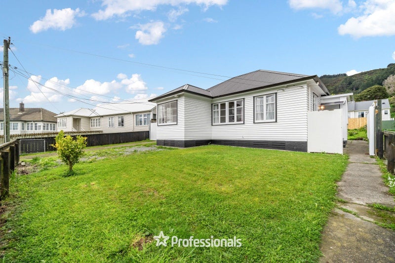 11 Toomath Street, Naenae, Lower Hutt - Carousel 1