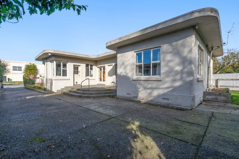 500 Tay Street, Hawthorndale, Invercargill - Carousel 1