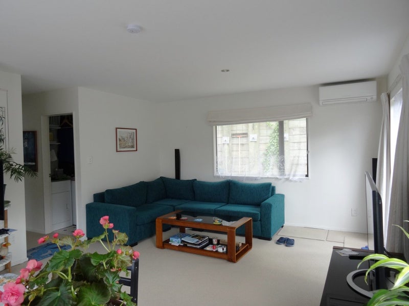 7 Goddard Grove, Churton Park, Wellington - Carousel 2