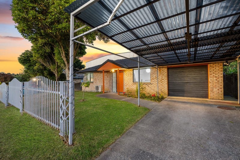 29 Woodbank Drive, Glen Eden, Waitakere City, Auckland - Carousel 2