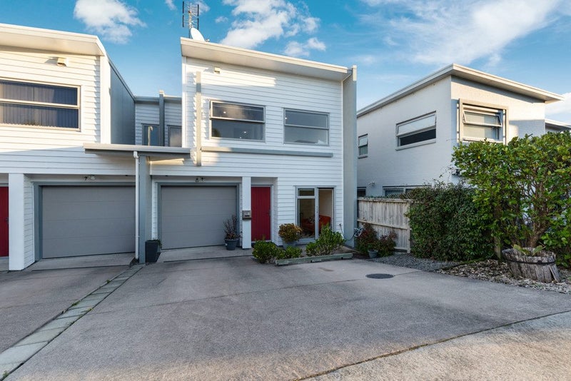 11 Karauria Lane, Orewa, Orewa - Carousel 1