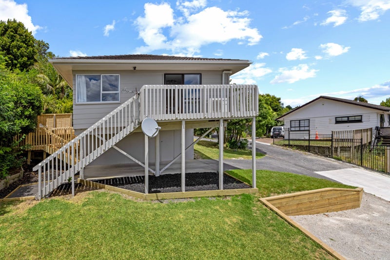 1/23 Santiago Crescent, Unsworth Heights, Auckland - Carousel 2