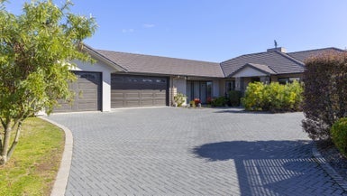 19 Red Setter Grove, Nukuhau, Taupo - Carousel 1