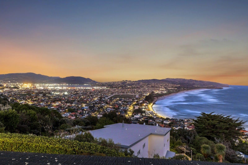 4F Clayton Street, Saint Clair, Dunedin - Carousel 1