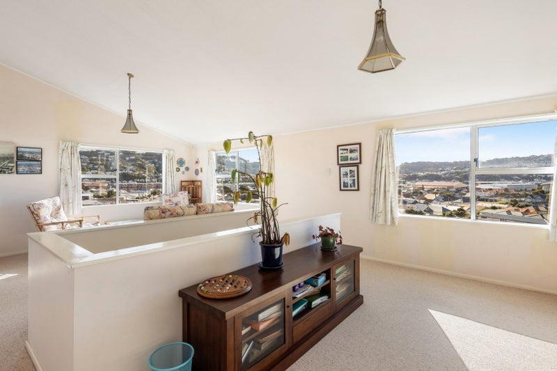 36 Lonsdale Crescent, Rongotai, Wellington - Carousel 1