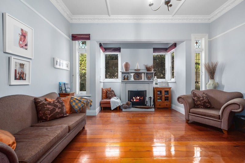 24 Queen Mary Avenue, Epsom, Auckland - Carousel 1