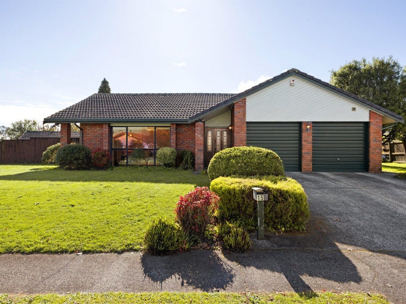 15 Cooper Place, Chedworth, Hamilton - Carousel 1