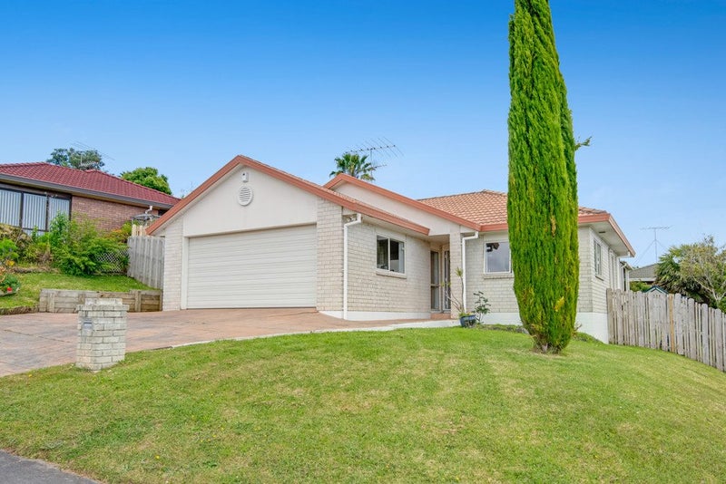 11 Bluebird Crescent, Unsworth Heights, Auckland - Carousel 1