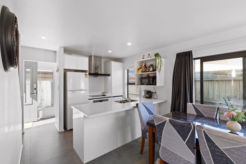 4/24 Lyon Street, Frankton, Hamilton - Carousel 2