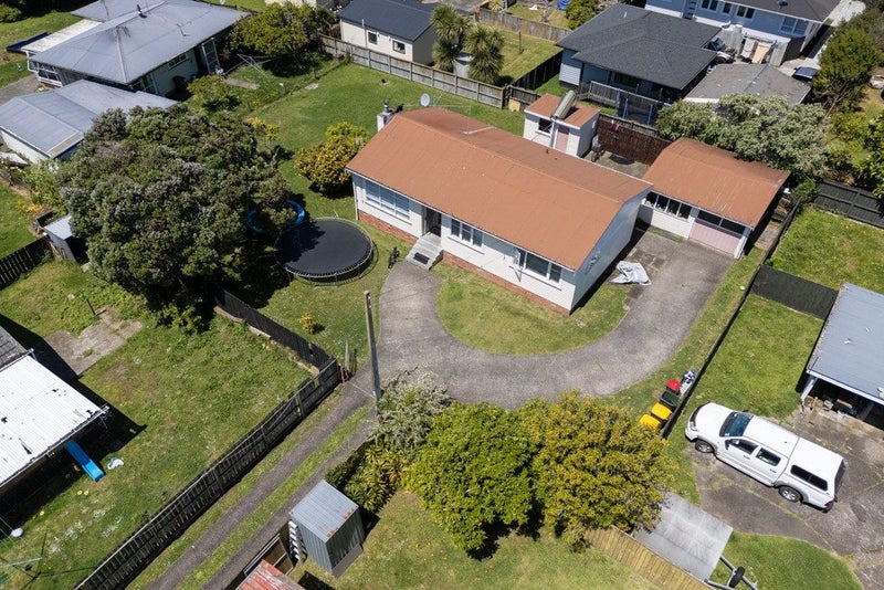 16 Hooks Road, Manurewa, Auckland - Carousel 1