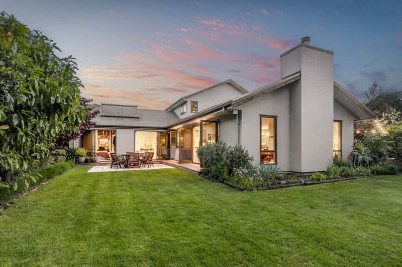 8A Gracefield Street, Wakatu, Nelson - Carousel 1