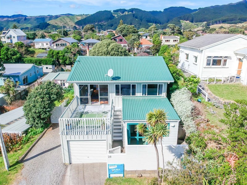 28 Aperahama Street, Paekakariki - Carousel 1