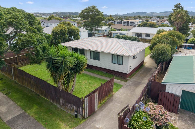 92 Shifnal Drive, Randwick Park, Auckland - Carousel 1