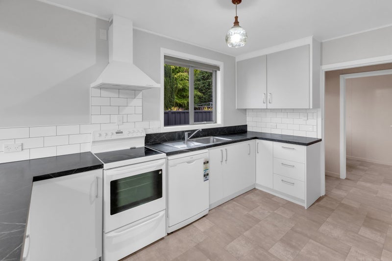 38 York Road, Riversdale, Riversdale - Carousel 2