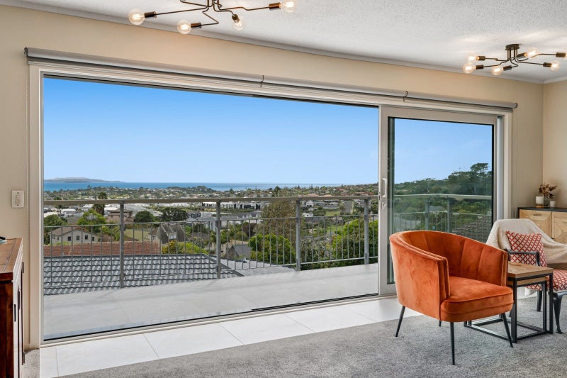 20 Whangaparaoa Road, Red Beach, Whangaparāoa - Carousel 1