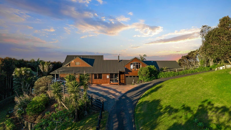 33 Puketaha Road, Swanson, Auckland - Carousel 1