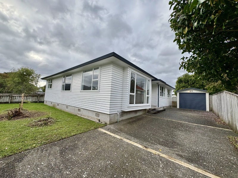 55 Longfellow Street, Trentham, Upper Hutt - Carousel 2