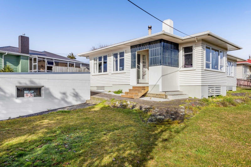 37 Swansea Road, Stratford - Carousel 2