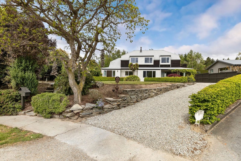 7 Kelvin Place, Kelvin Heights, Queenstown - Carousel 2