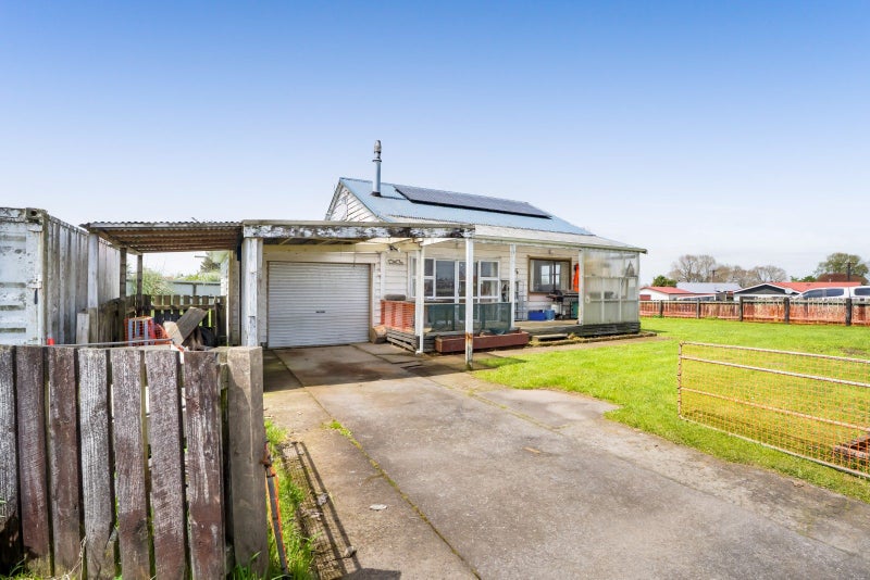 2 Whitcombe Terrace, Midhirst, Stratford - Carousel 17