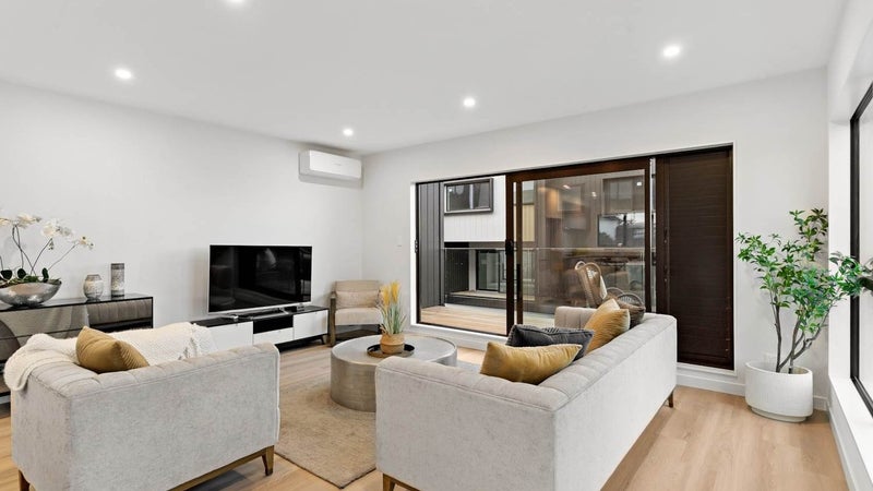 3 Irwin Lane, Windsor Park, Auckland - Carousel 1