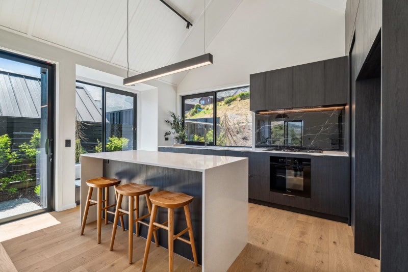 11 McKenzies Shute, Jacks Point, Queenstown - Carousel 2