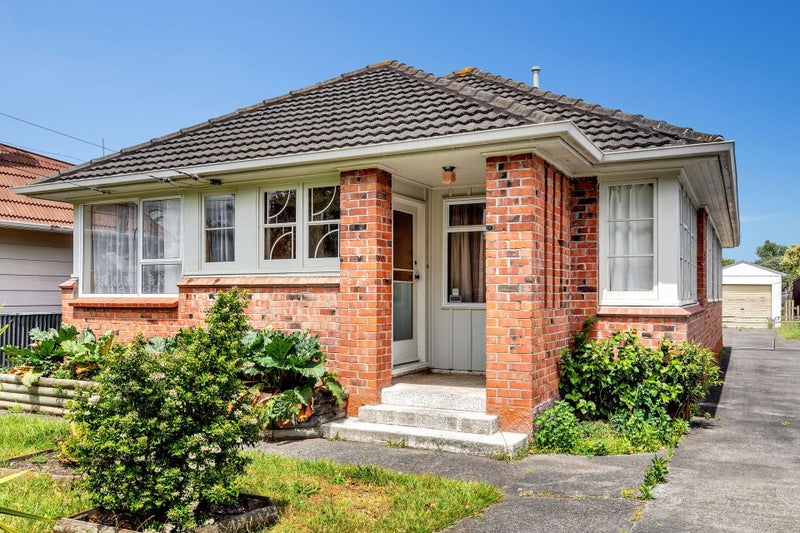 49 Caius Avenue, Gonville, Whanganui - Carousel 1