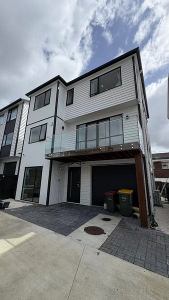 39B Exminster Street, Blockhouse Bay, Auckland - Carousel 1
