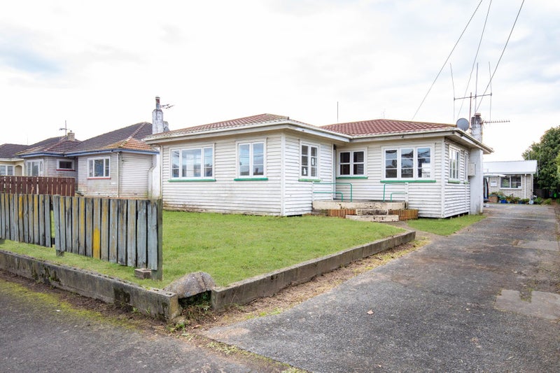 17 Fifth Avenue, Enderley, Hamilton - Carousel 1