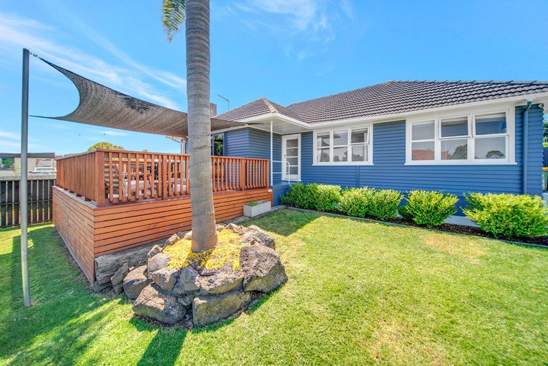 39 Cleek Road, Mangere East, Auckland - Carousel 1