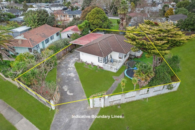 17 Melleray Place, Randwick Park, Auckland - Carousel 1
