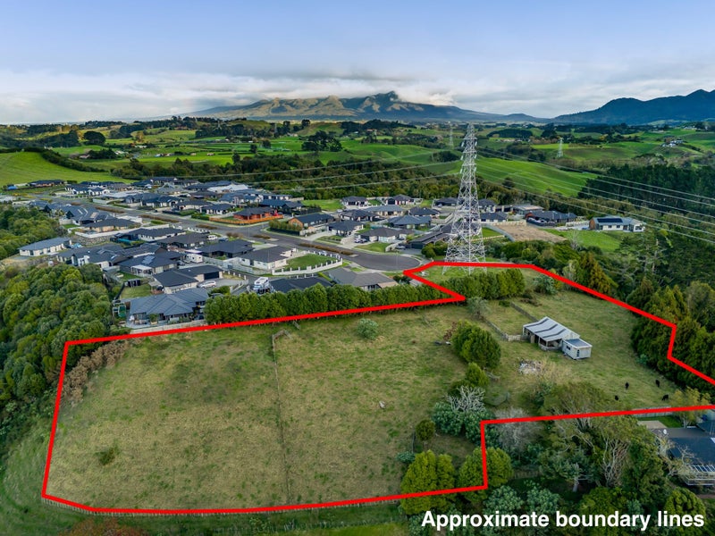 38 Honeyfield Drive, Whalers Gate, New Plymouth - Carousel 1
