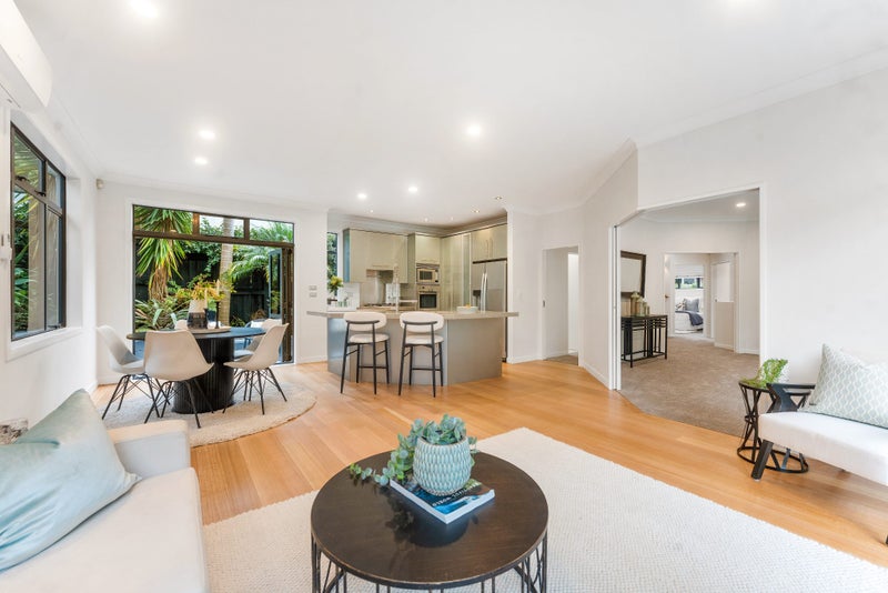 1A Whitby Crescent, Mairangi Bay, Auckland - Carousel 2