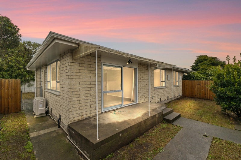 2/2 Bayswater Crescent, Bromley, Christchurch - Carousel 1