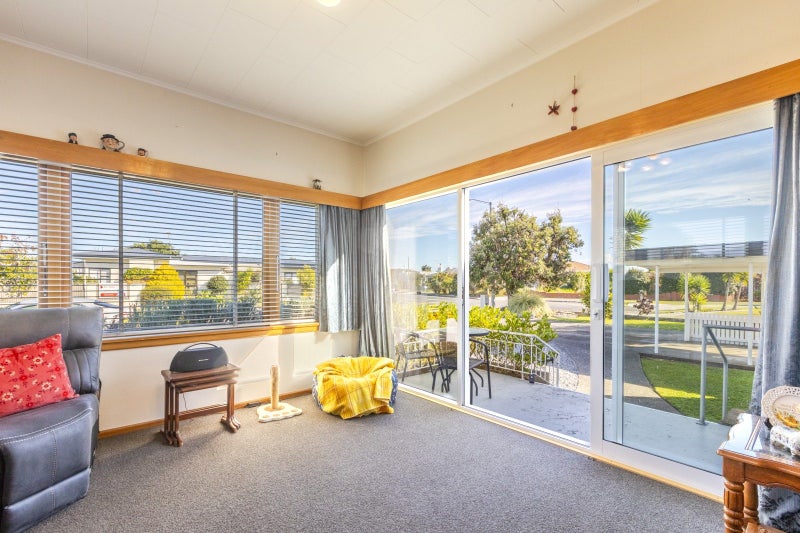 11A Cassino Crescent, Onekawa, Napier - Carousel 2