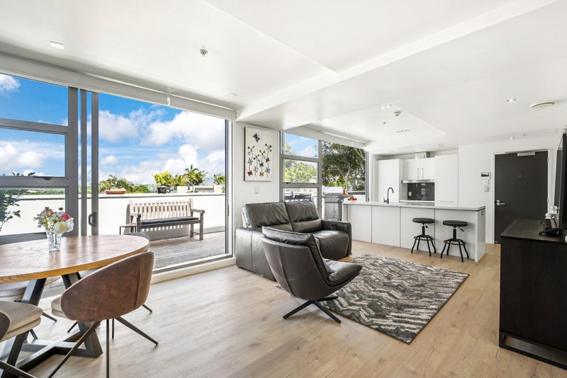 112/16 Huron Street, Takapuna, Auckland - Carousel 1