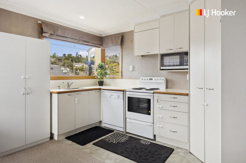 5 Bell Crescent, Concord, Dunedin - Carousel 1