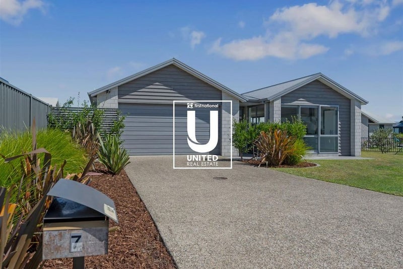 7 Sable Lane, Pyes Pa, Tauranga - Carousel 1
