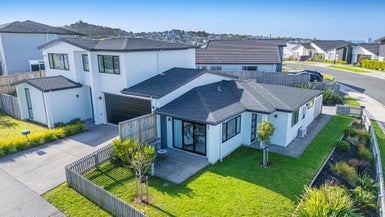 10 Grover Street, Orewa - Carousel 1