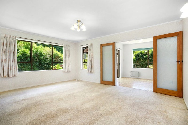 18 Rossiter Street, Tawa, Wellington - Carousel 2