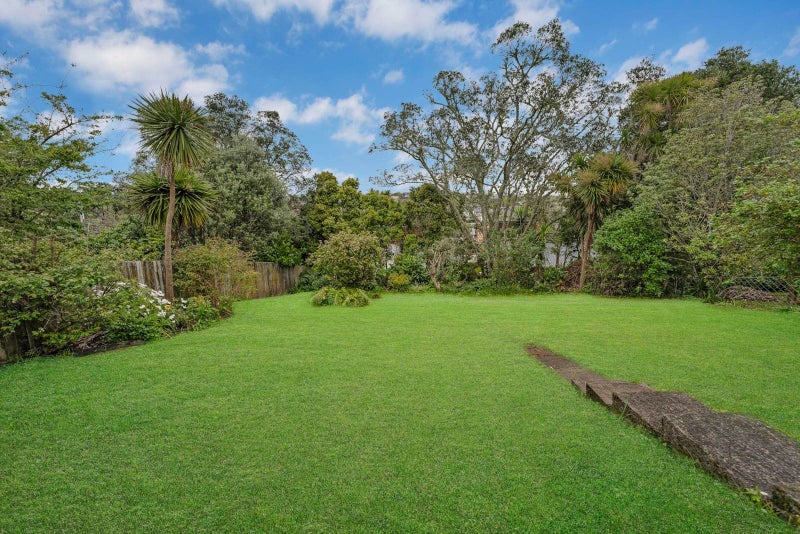 7 Limmer Place, Browns Bay, Auckland - Carousel 2