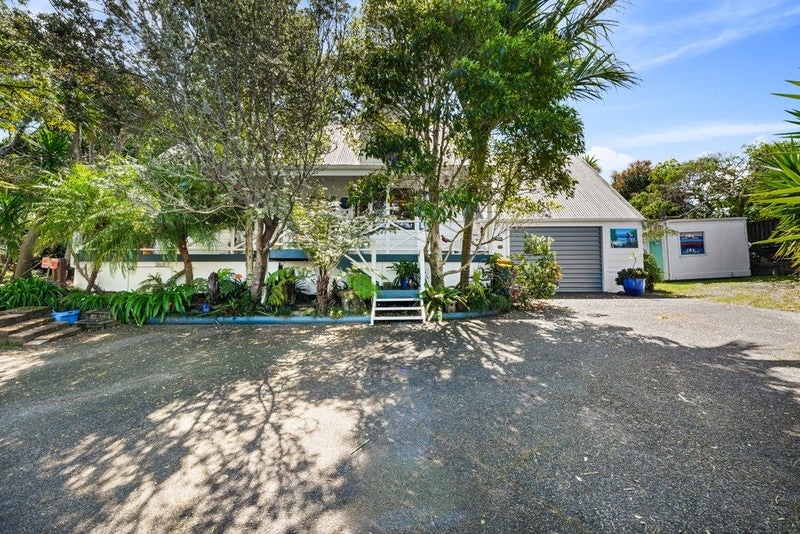 20 Fitzherbert Avenue, West Harbour, Auckland - Carousel 1
