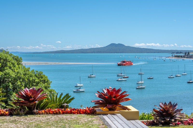 33 Takutai Avenue, Half Moon Bay, Auckland - Carousel 2