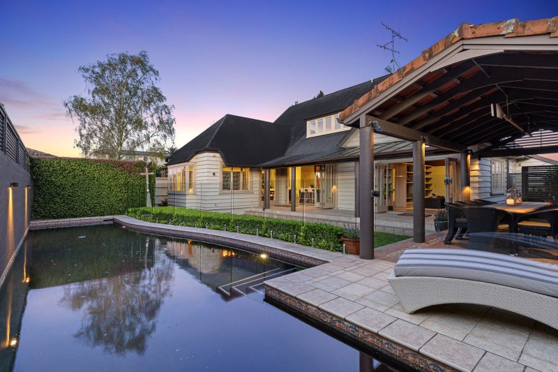 247 Devonport Road, Tauranga, Tauranga - Carousel 1